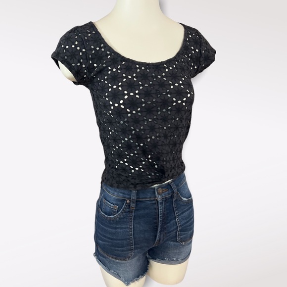 AE (XS) Top Eyelet Lace - Picture 5 of 6